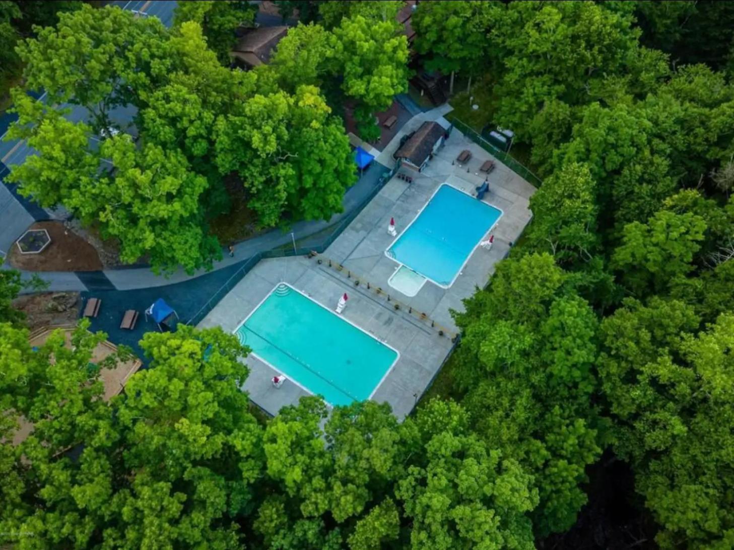 Modern Lakefront Oasis Relaxing Hot Tub Sauna Game Stunning Views! * East Stroudsburg
