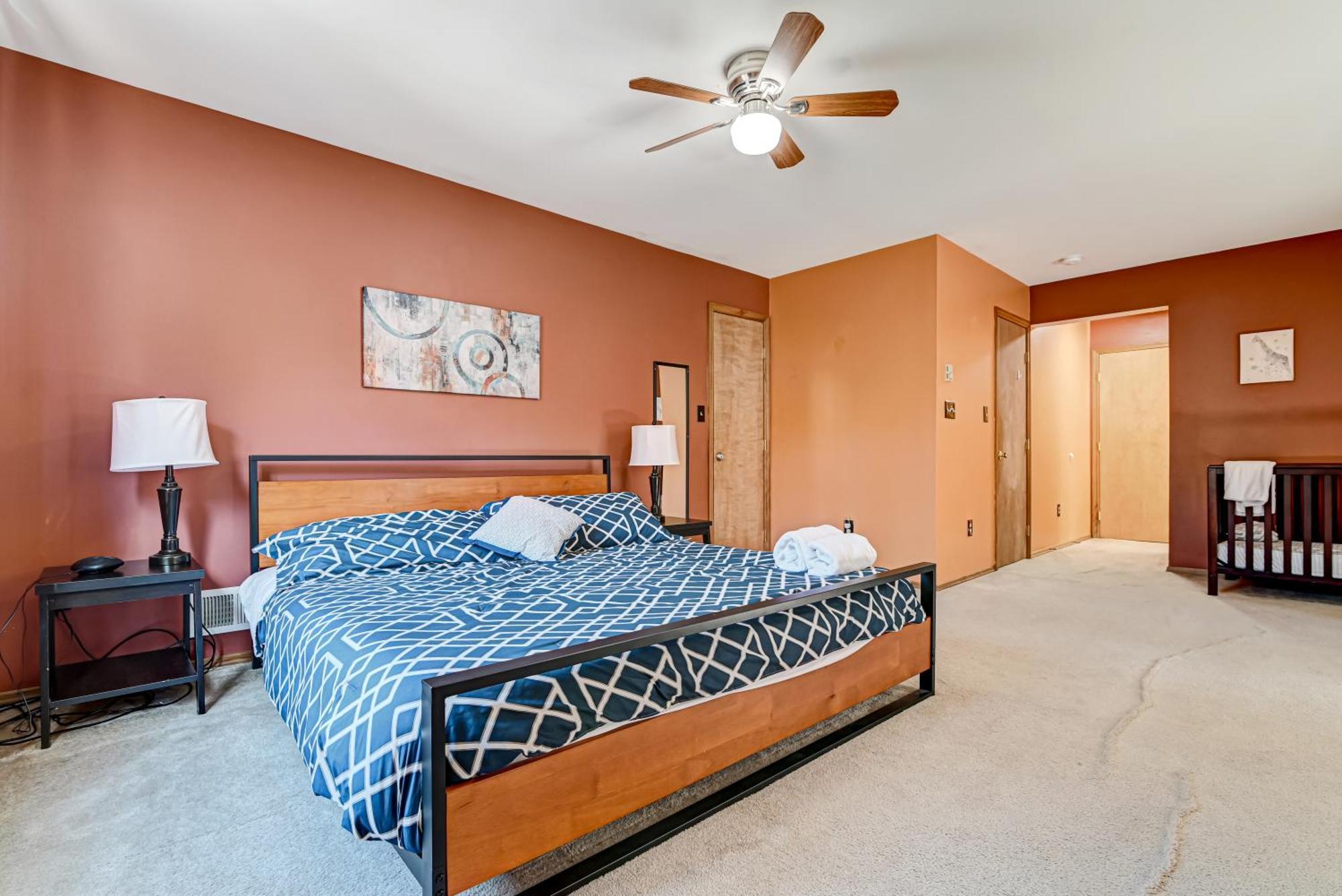 Modern Lakefront Oasis Relaxing Hot Tub Sauna Game Stunning Views! * East Stroudsburg