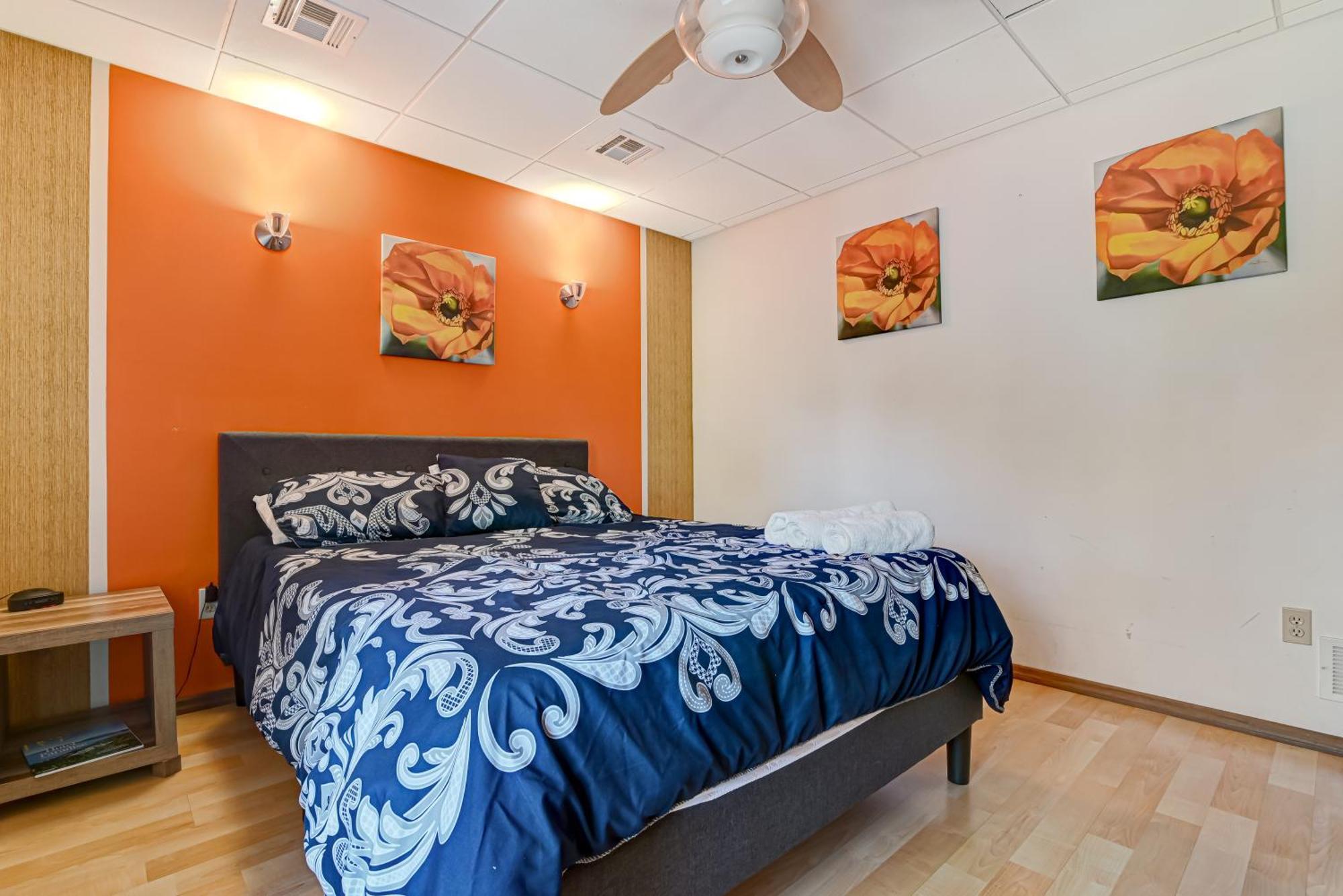Modern Lakefront Oasis Relaxing Hot Tub Sauna Game Stunning Views! * East Stroudsburg