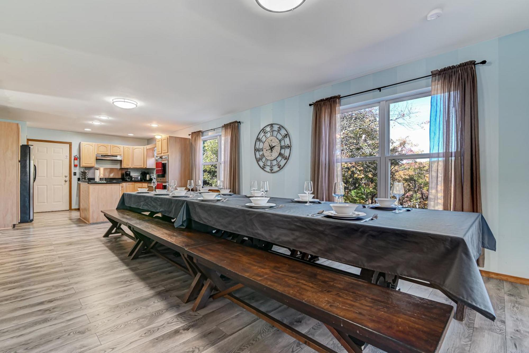 Modern Lakefront Oasis Relaxing Hot Tub Sauna Game Stunning Views! *