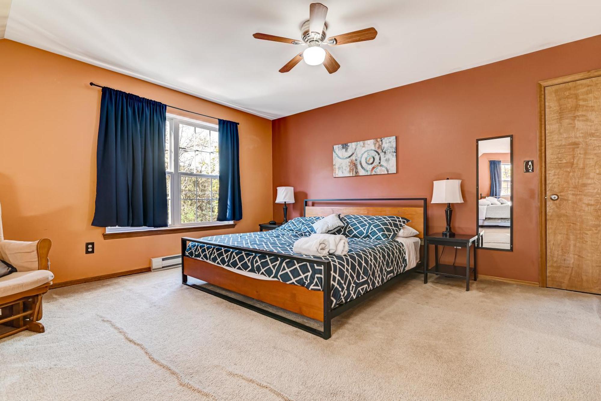 Modern Lakefront Oasis Relaxing Hot Tub Sauna Game Stunning Views! East Stroudsburg